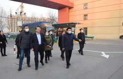 城陽區委常委、宣傳部部長陳春雷蒞臨城陽批發市場督查指導創建全國文明城市迎檢工作